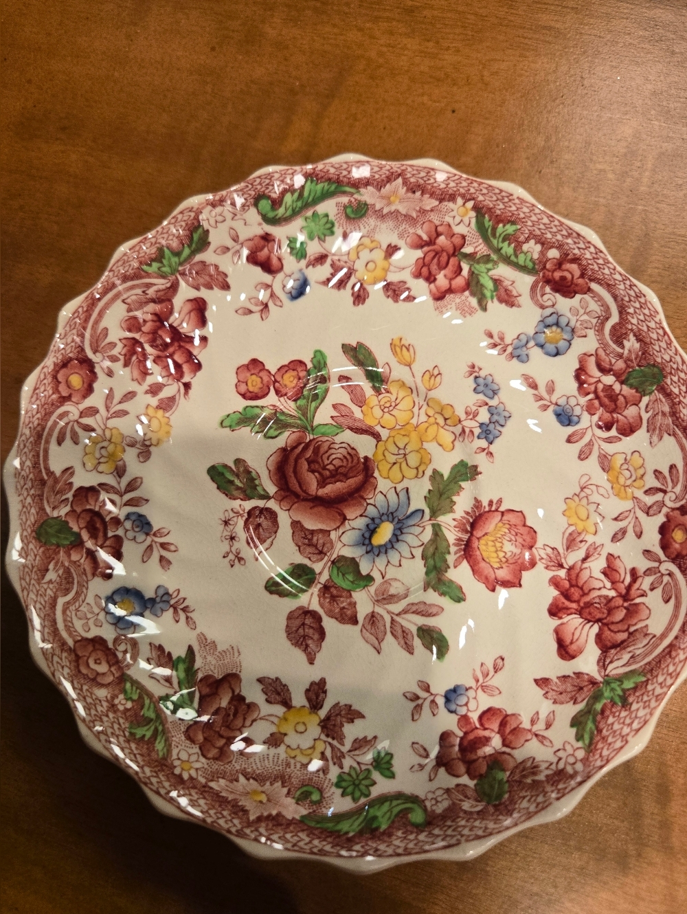 Spode:Floral Scalloped Teacup and Saucer Set - Picture 3 of 5